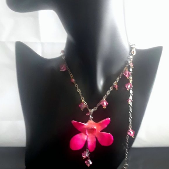 And God Created Woman - Orchid Necklace - Picture 3 of 3
